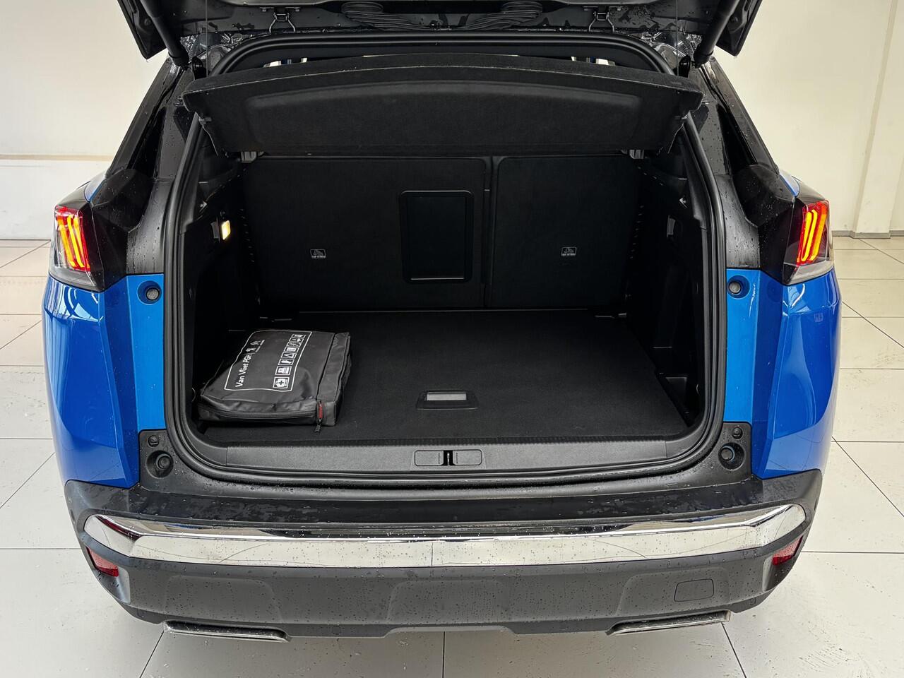 Peugeot 3008 1.2 PureTech GT Alcantara | Stoelverwarming | Navigatie | Elektrische achterklep | Dodehoekdetectie | Achteruitrijcamera