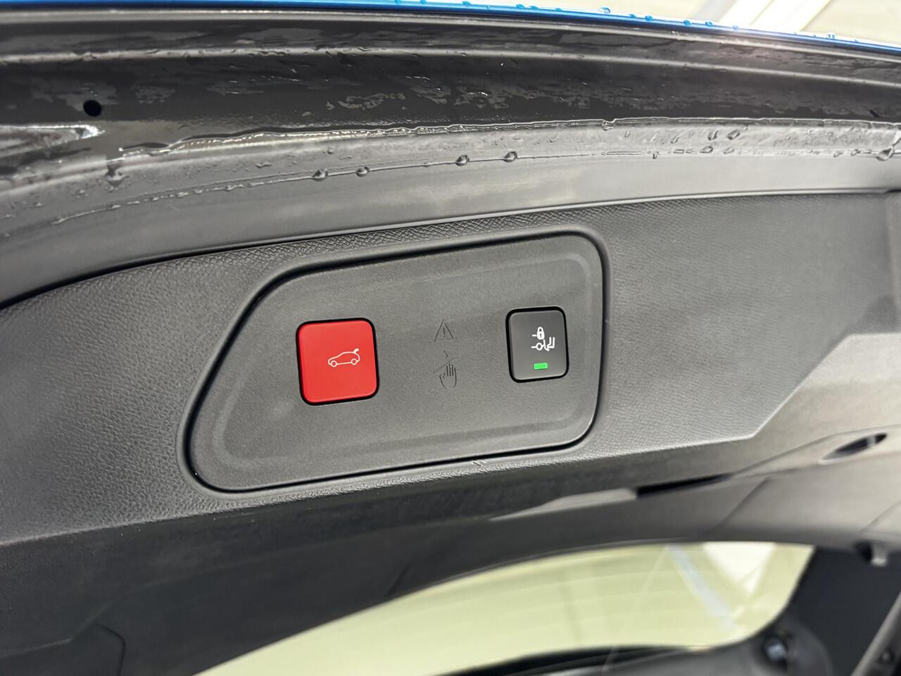 Peugeot 3008 1.2 PureTech GT Alcantara | Stoelverwarming | Navigatie | Elektrische achterklep | Dodehoekdetectie | Achteruitrijcamera