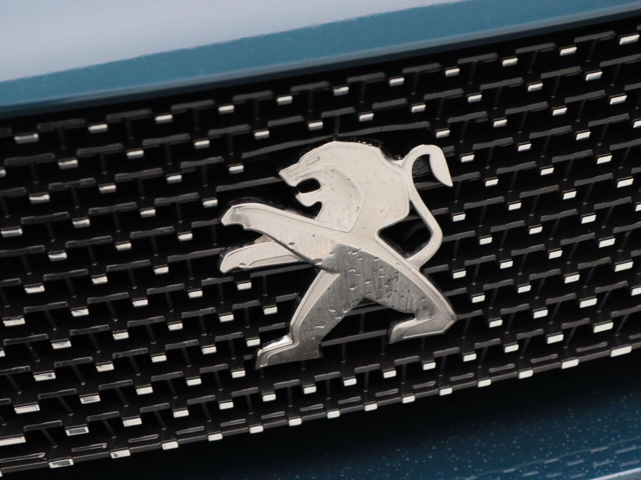 Peugeot 3008 1.6 HYbrid 225 GT Pack Business 225 Pk | Panoramadak | Focal Audio | Adaptive Cruise | Camera | Carplay | Climate Control | 18 Inch | 48.300 Km