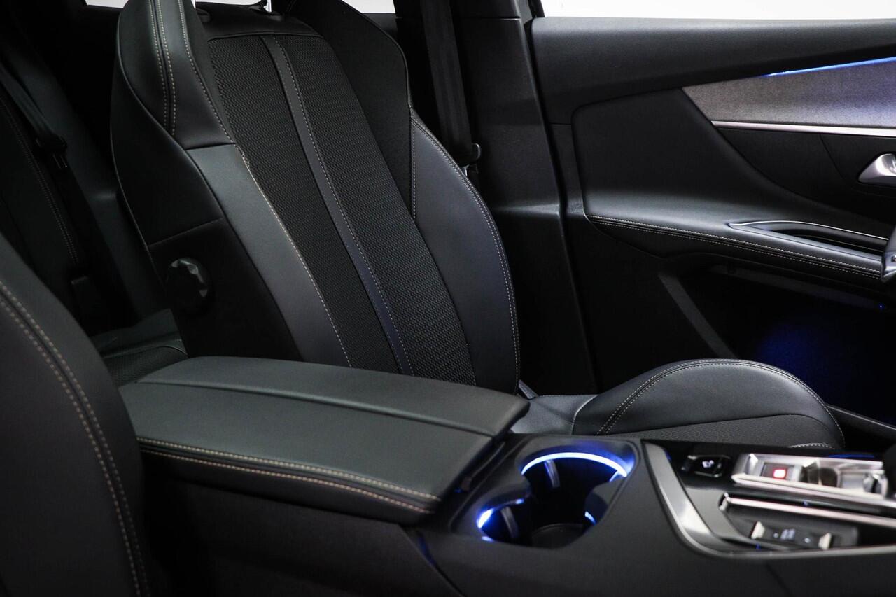 Peugeot 3008 1.6 HYbrid4 300 GT Pack Business | PANORAMADAK | SFEERVERLICHTING | HALF LEDER | DAB | APPLE | CAMERA