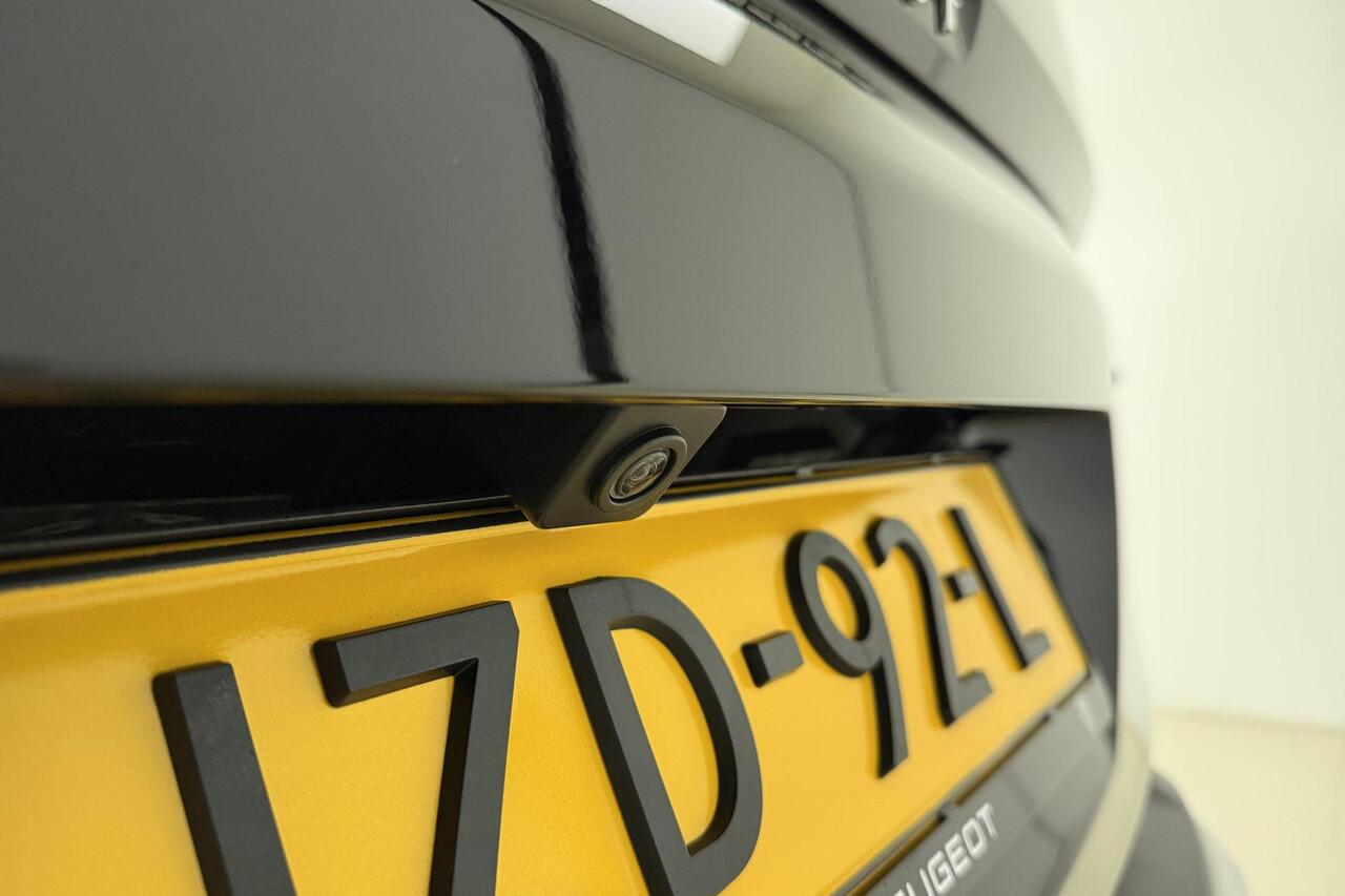 Peugeot 3008 1.6 HYbrid 225 GT Pack Business | Focal Audio | Schuif-/kanteldak | Elektr. achterklep | Full LED | Adaptieve Cruise | 360gr. camera | Navigatie | Stoelverwarming