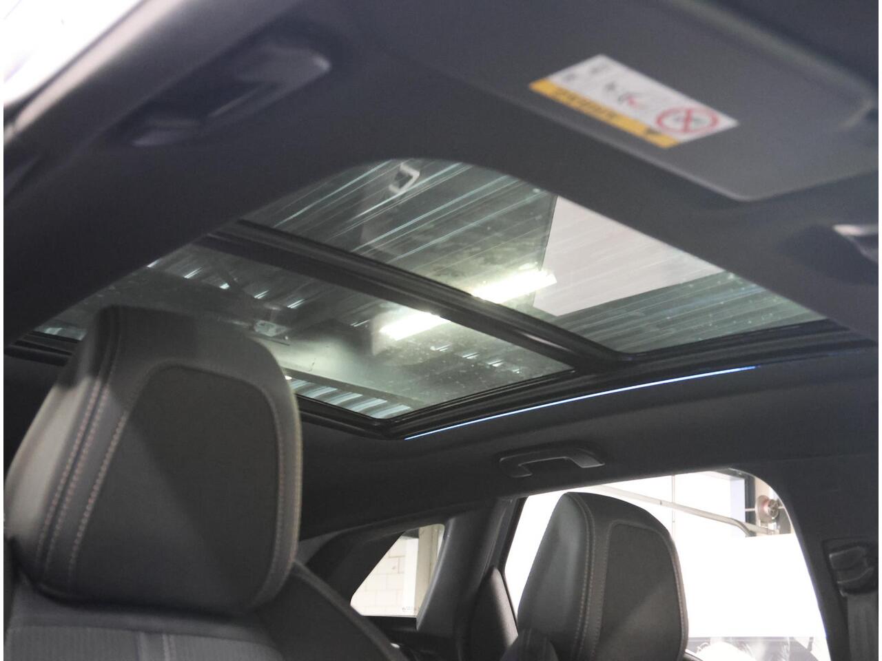 Peugeot 3008 300pk HYbrid4 GT | AppleCarPlay/AndroidAuto | 4x4! | Navigatie | Stoelverwarming | Schuifkanteldak | Adaptive Cruise Control | Keyless | FULL LED | 360'Camera | Isofix | Privacy Glass | Elektrische Klep |