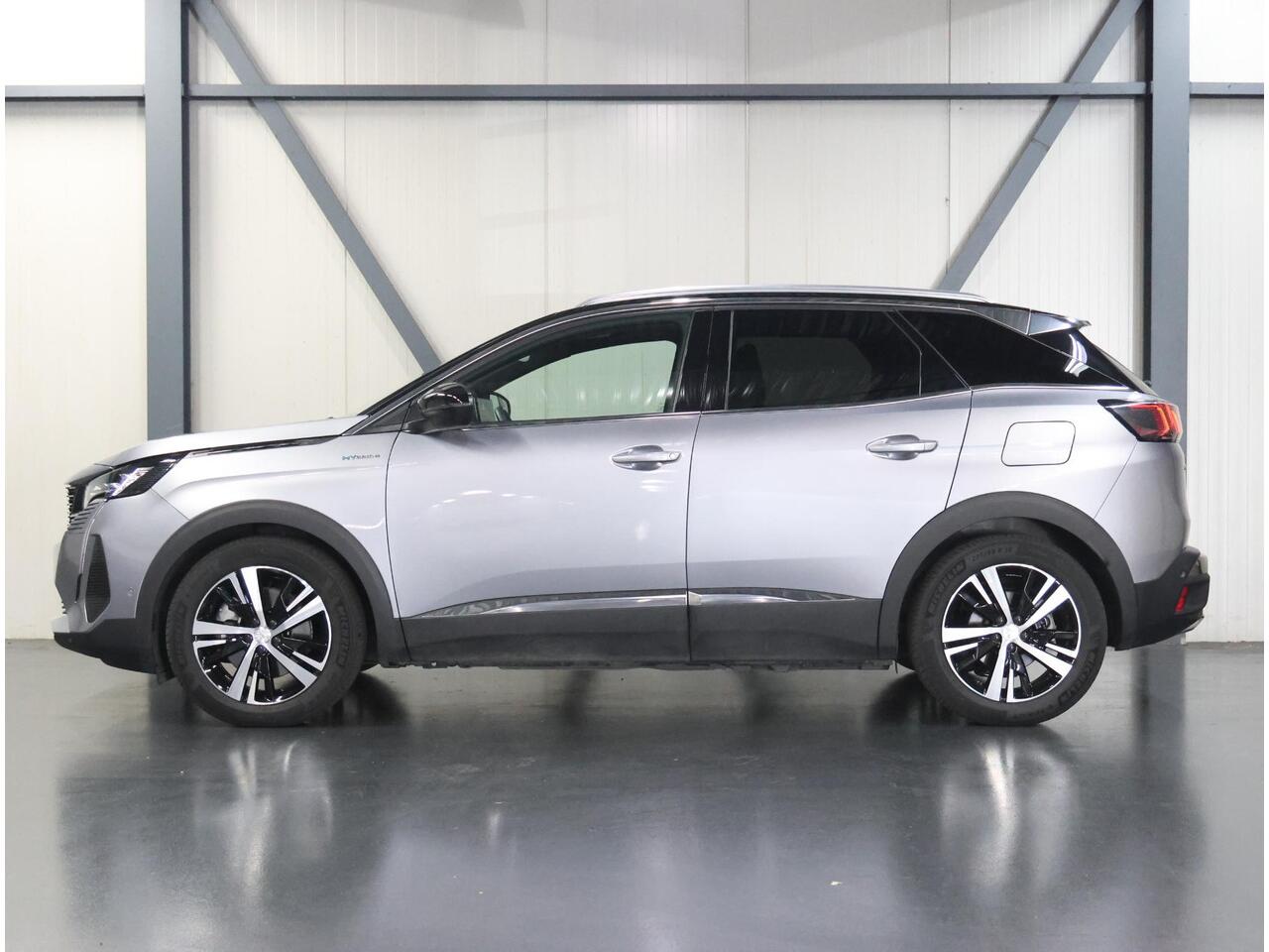 Peugeot 3008 300pk HYbrid4 GT | AppleCarPlay/AndroidAuto | 4x4! | Navigatie | Stoelverwarming | Schuifkanteldak | Adaptive Cruise Control | Keyless | FULL LED | 360'Camera | Isofix | Privacy Glass | Elektrische Klep |
