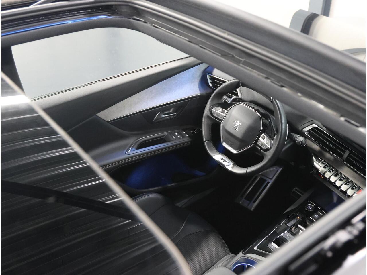 Peugeot 3008 300pk HYbrid4 GT | AppleCarPlay/AndroidAuto | 4x4! | Navigatie | Stoelverwarming | Schuifkanteldak | Adaptive Cruise Control | Keyless | FULL LED | 360'Camera | Isofix | Privacy Glass | Elektrische Klep |