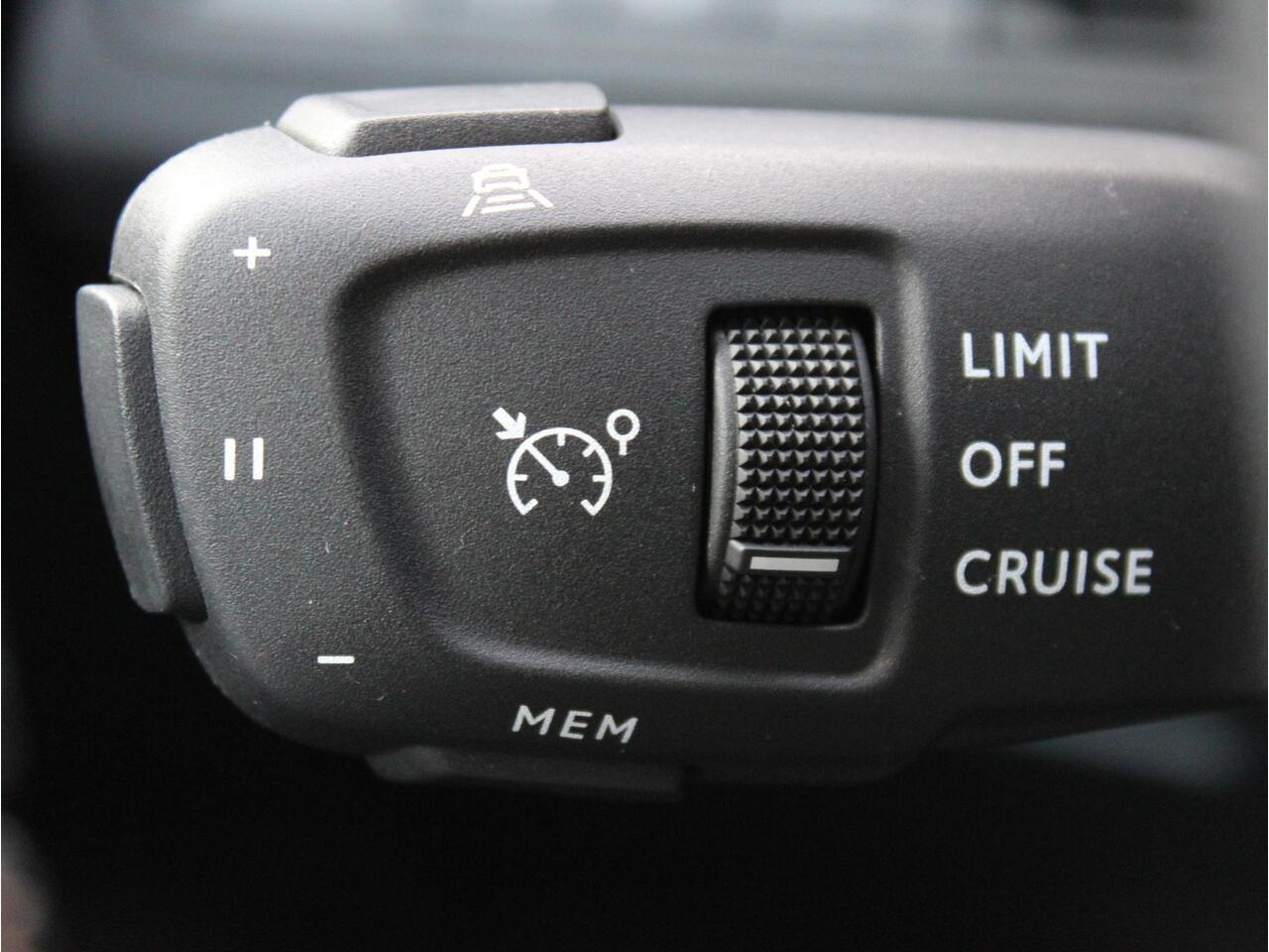 Peugeot 3008 1.2 PT GT | Automaat | Black Pack / Camera / Stoelverw. / Navi / Adapt. Cruise