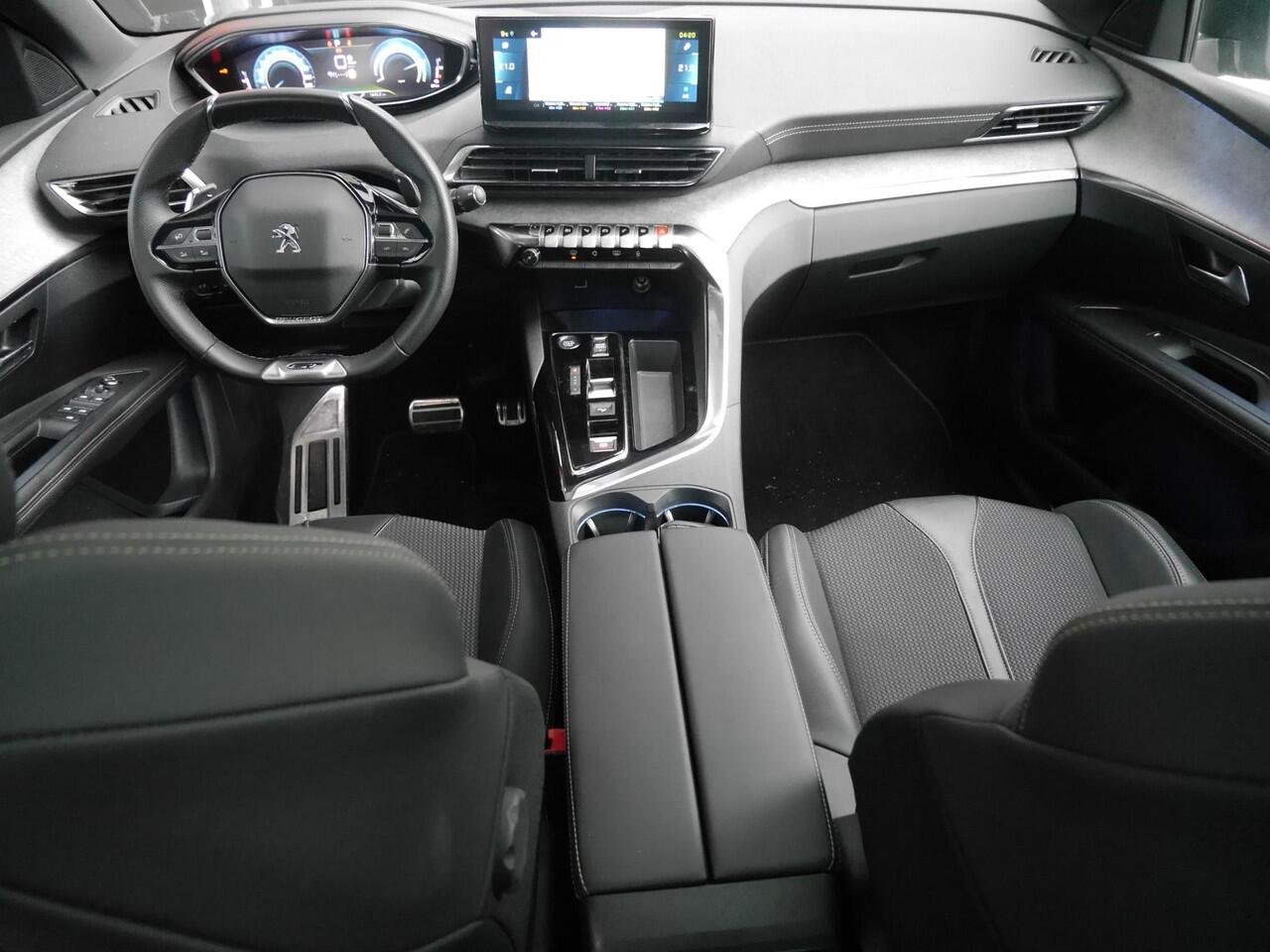 Peugeot 3008 1.6 HYbrid4 300 GT | 300PK | 4 wielaandrijving | Panoramadak | Achteruitrijcamera | Led verlichting | 18 inch lichtmetalen velgen | Keyless entry en start