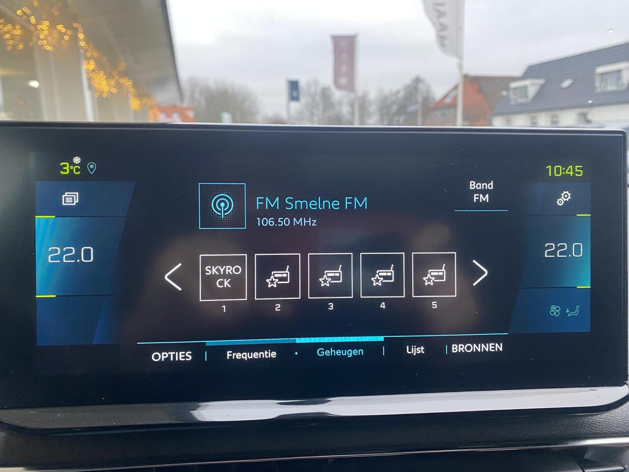 Peugeot 3008 1.6 HYbrid4 300 GT | Automaat | Achteruitrijcamera | Stoelverwarming voor | Navigatiesysteem | Apple carplay | Electronic climate control
