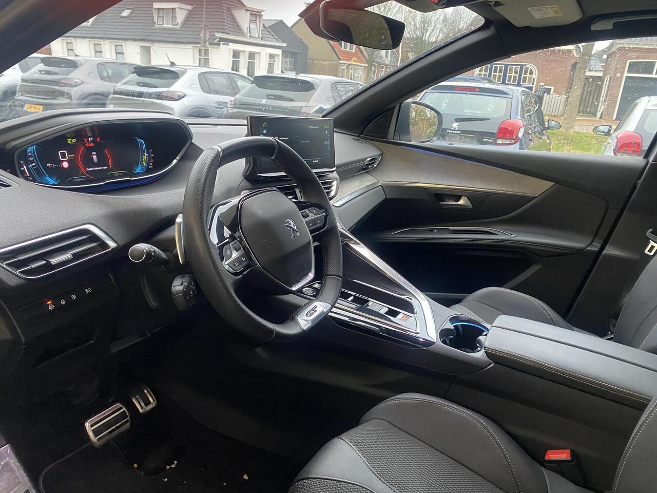 Peugeot 3008 1.6 HYbrid4 300 GT | Automaat | Achteruitrijcamera | Stoelverwarming voor | Navigatiesysteem | Apple carplay | Electronic climate control