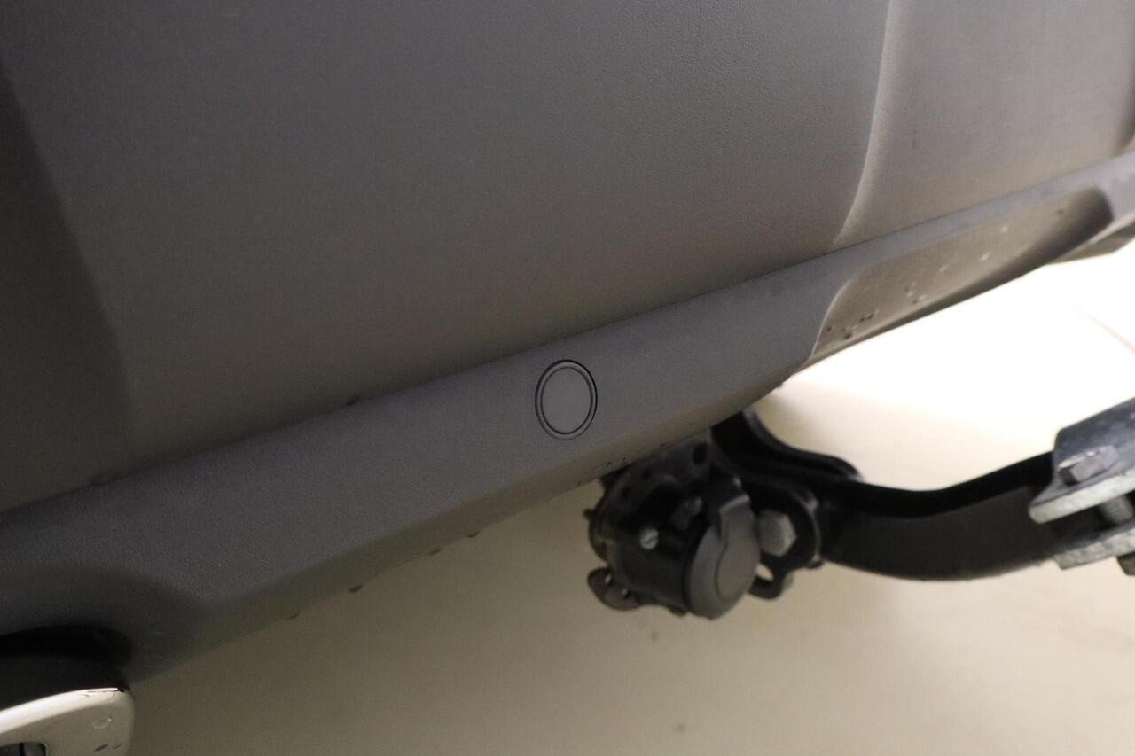 Peugeot 3008 1.2 PureTech GT | 130PK | AUTOMAAT | 1400 KG Trek Gewicht | Trekhaak | Stoelverwarming Voor | Adaptief Cruise Control | Dodehoek Detectie | Lendensteun | Parkeer Sensoren rondom |