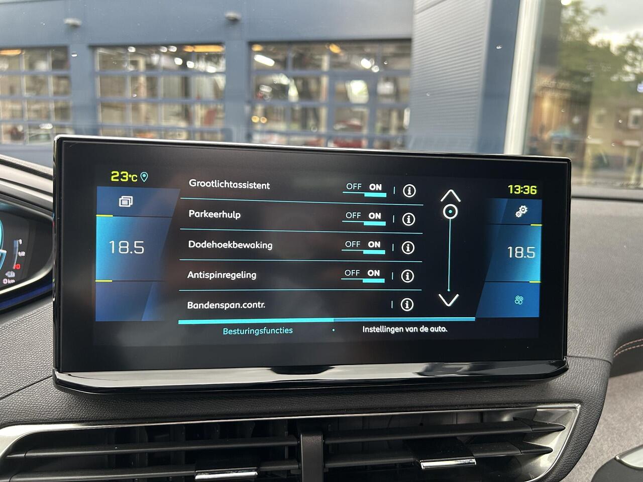 Peugeot 3008 1.6 HYbrid 225 GT |Trekhaak afn kogel| Automaat | Panorama Schuif-/Kanteldak | Navigatie | Camera | Adaptieve Cruise Control | Hoge Zitpositie | Climate Control | LED Verlichting | Keyless Entry | Dode Hoek Detectie |