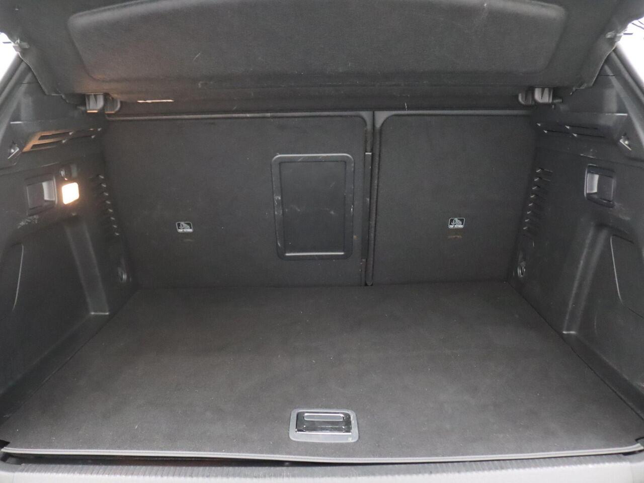 Peugeot 3008 1.6 HYbrid4 GT Pack Business 300PK Aut. SOH 100%, Pano-Schuifdak, Keyless, Stoelverwarming, Achteruitrijcamera, Navi, Elektr. Achterklep