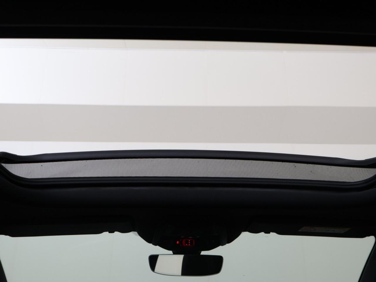 Peugeot 3008 1.6 Plug-In Hybrid HY4 300PK GT Pack 4WD SOH 100%! Panoramadak