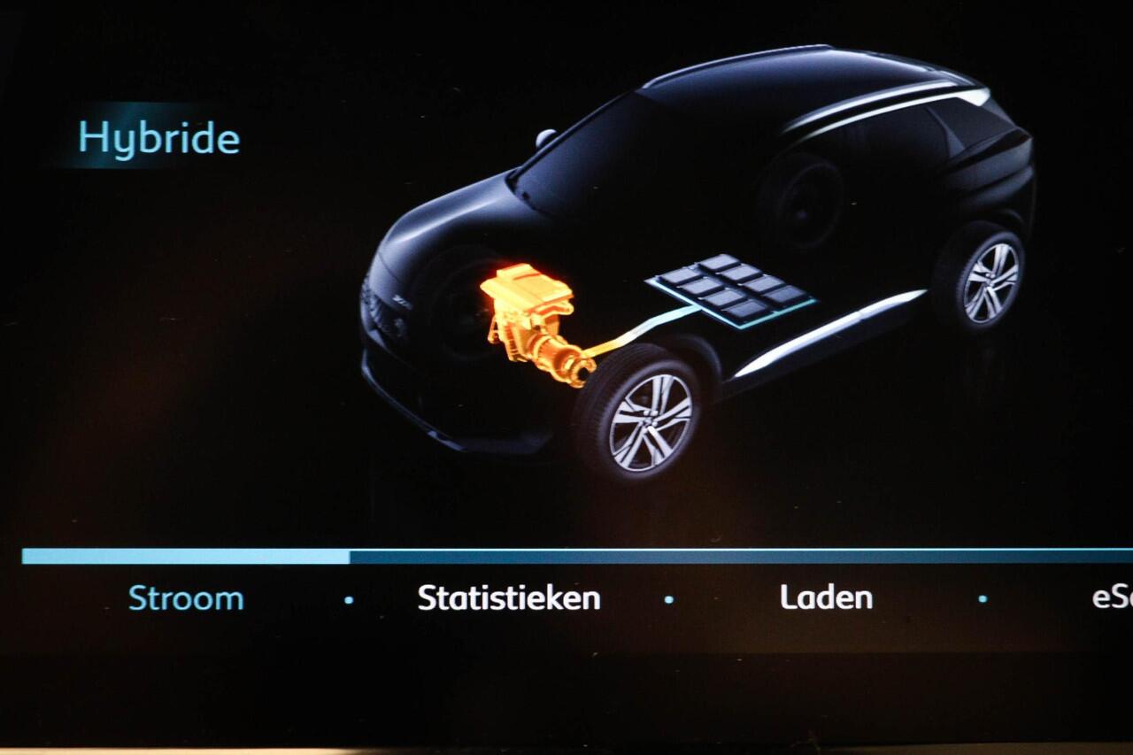 Peugeot 3008 1.6 HYbrid 225 GT | PANORAMADAK | DAB | APPLE | CAMERA