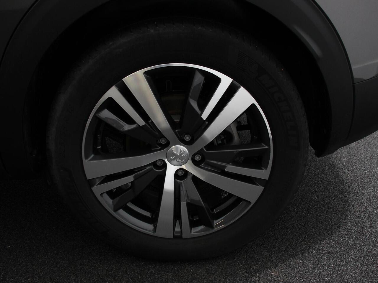 Peugeot 3008 1.6 HYbrid 225 Allure Pack Navigatie Apple Carplay/Android Auto Camera Parkeersensoren Adaptive Cruise Control Dodehoek assistent Stoelverwarming Climate Control Virtual Cockpit Lichtmetalen velgen