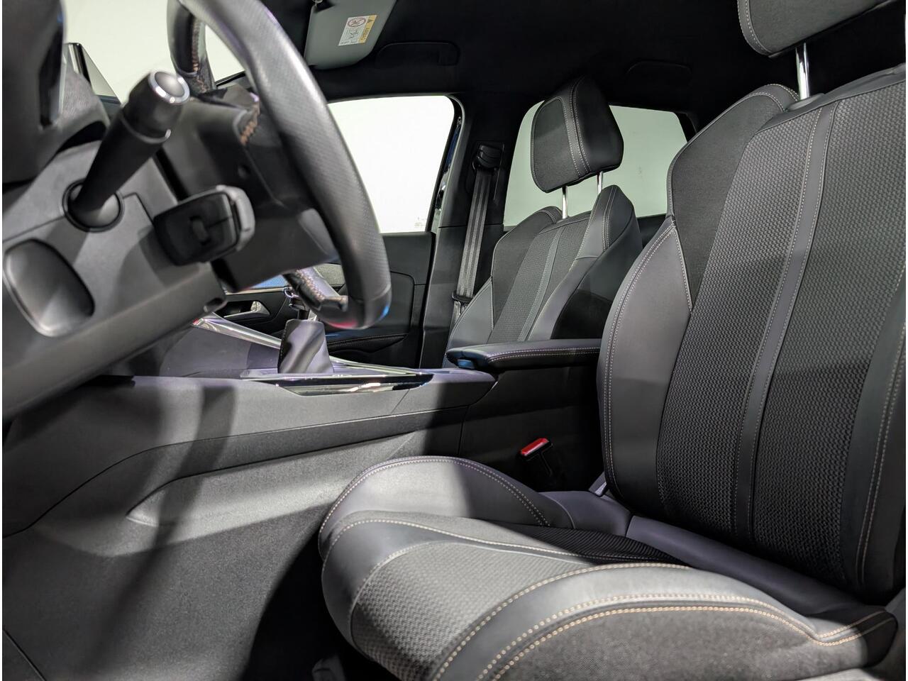 Peugeot 3008 GT 1.2 Turbo 130pk H6 | HANDSFREE A.KLEP | NAVI | CAMERA | 19" LM-VELGEN | ADAPTIVE CRUISE |