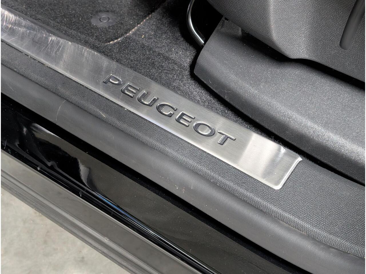 Peugeot 3008 GT 1.2 Turbo 130pk H6 | HANDSFREE A.KLEP | NAVI | CAMERA | 19" LM-VELGEN | ADAPTIVE CRUISE |