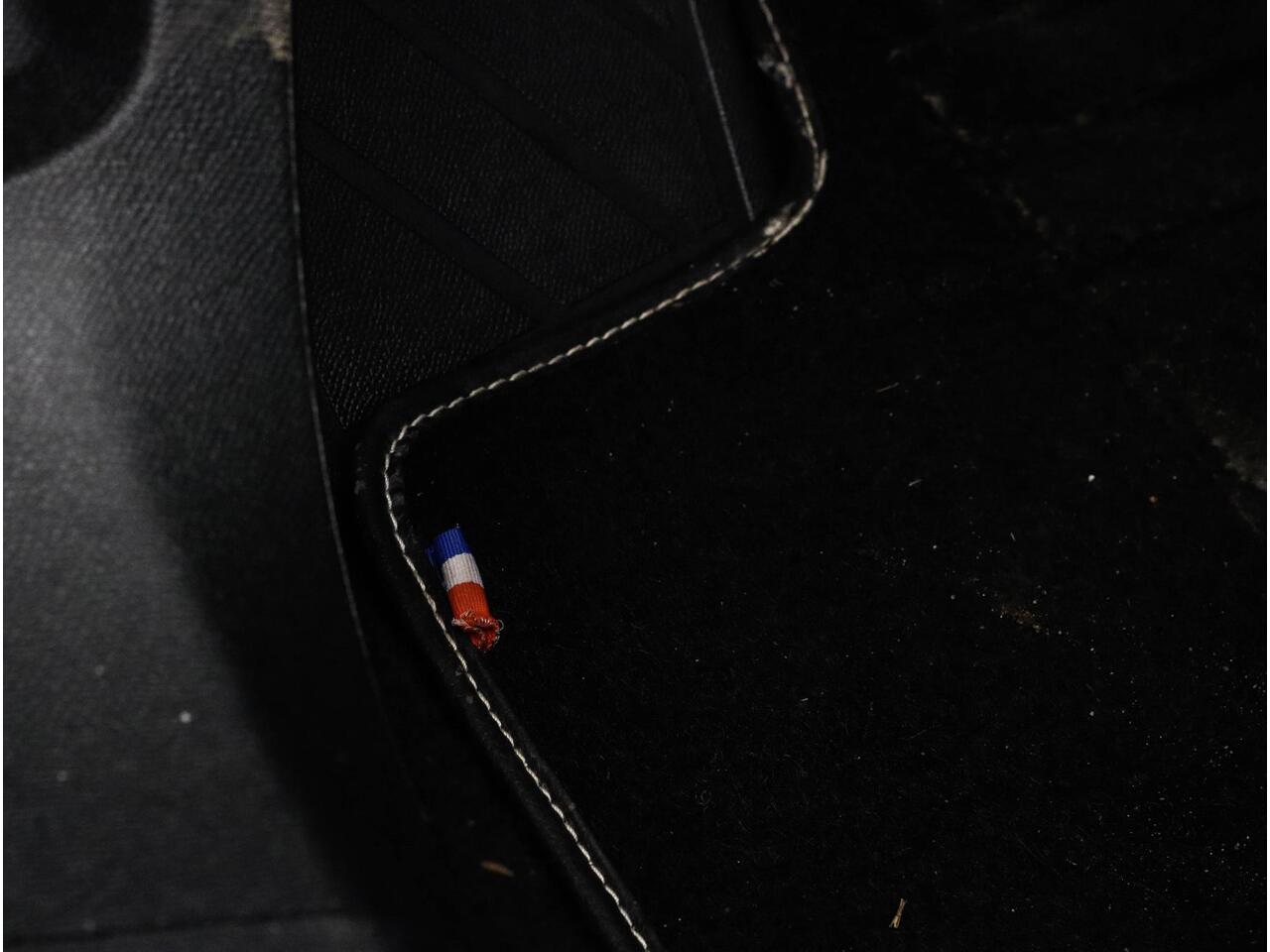 Peugeot 3008 1.2 PureTech Active Pack Business | Stoelverwarming | Navigatie via Carplay