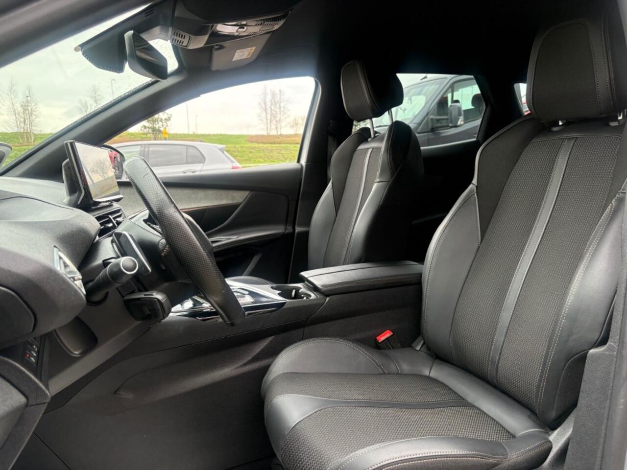 Peugeot 3008 1.2 PURETECH 130PK AUT. GT NAVI CAMERA CARPLAY AIRCO LMV PDC