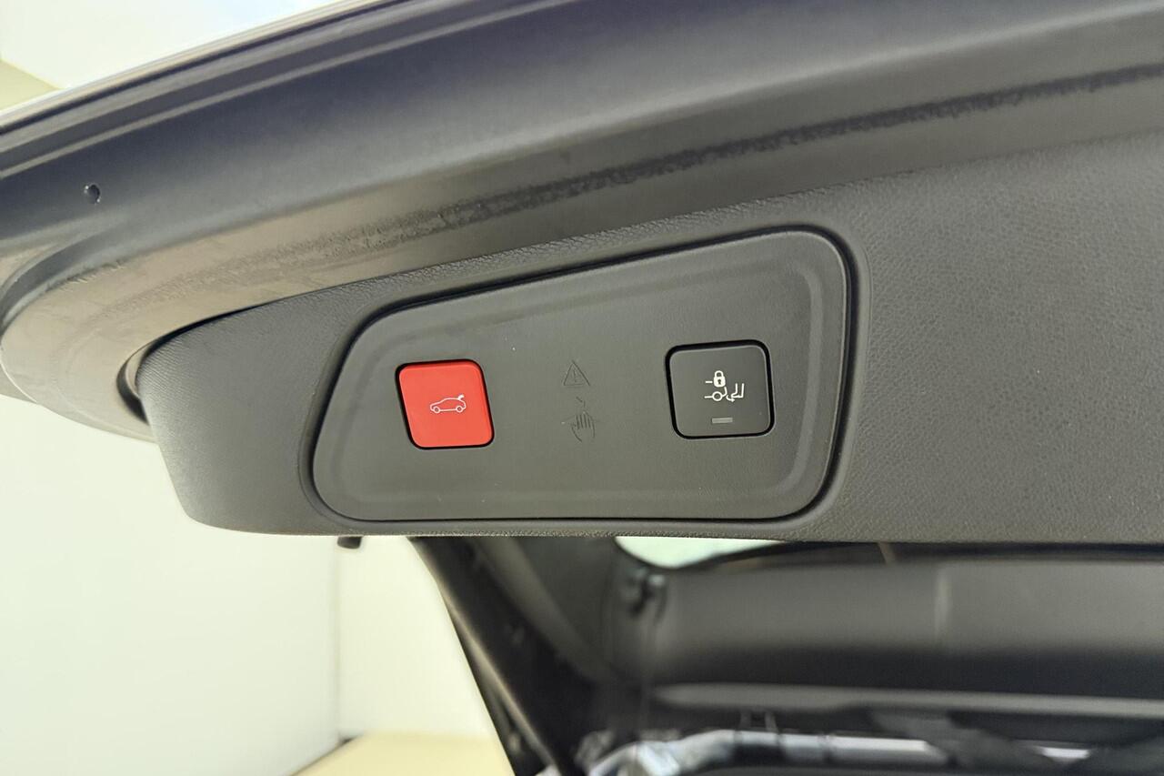 Peugeot 3008 1.6 HYbrid4 300 GT | Automaat | Achteruitrijcamera | Stoelverwarming voor | Navigatiesysteem | Apple carplay | Electronic climate control