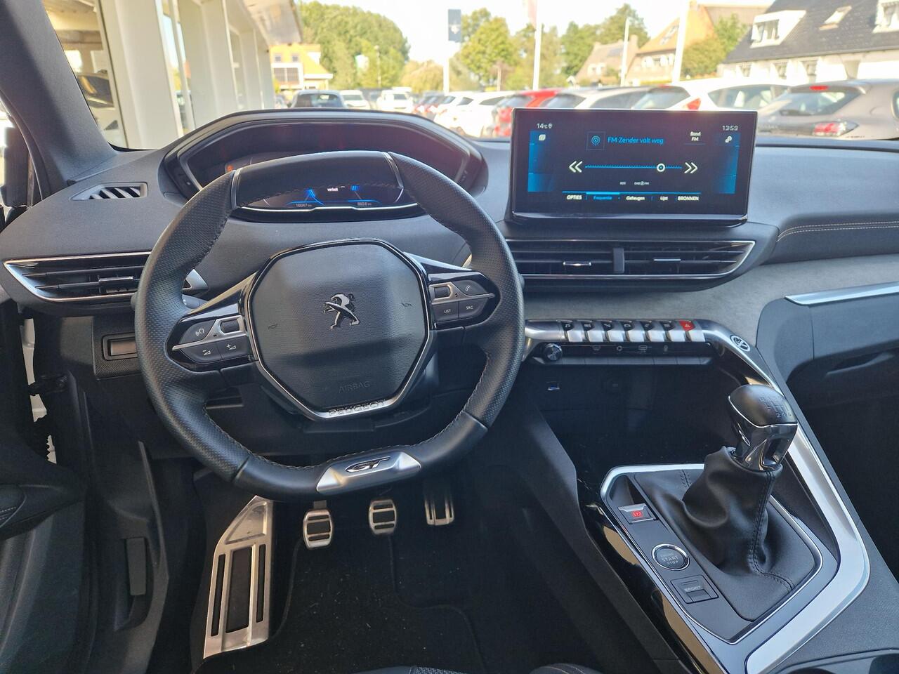 Peugeot 3008 1.2T 130pk GT | Achteruitrijcamera | Parkeersensoren V+A | Cruise & Climate control | Navi | Apple Carplay / Android Auto