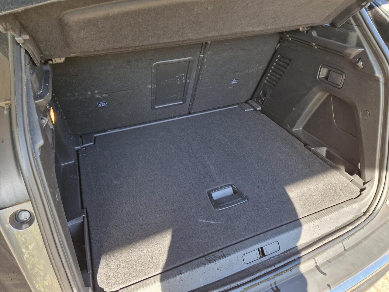 Peugeot 3008 1.2T 130pk GT | Achteruitrijcamera | Parkeersensoren V+A | Cruise & Climate control | Navi | Apple Carplay / Android Auto