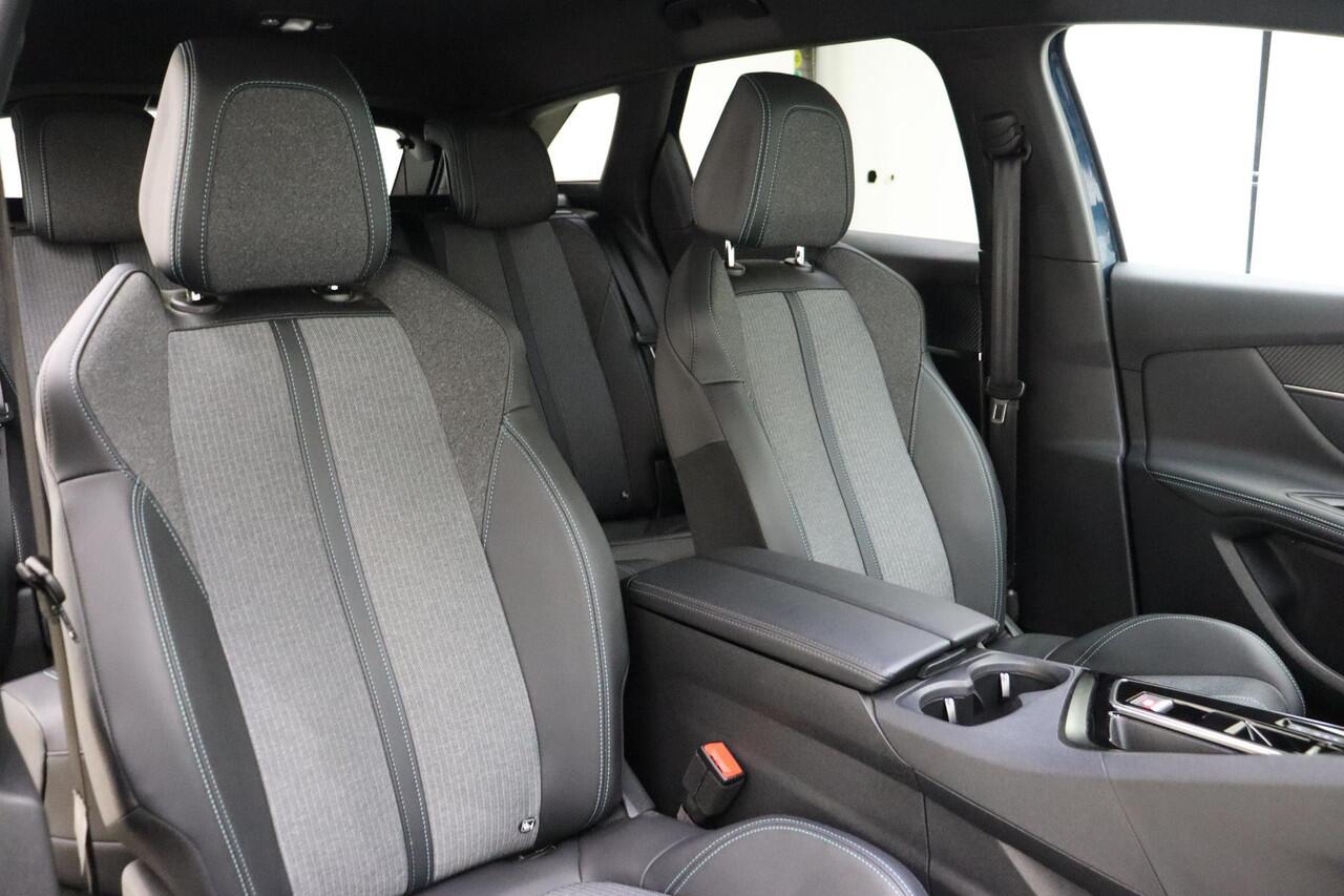 Peugeot 3008 1.6 HYbrid 225 Allure Pack Business | Achteruitrijcamera | Climate & Cruise control | Parkeersensoren V+A | Navigatie |