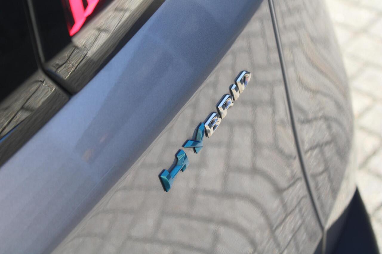 Peugeot 3008 Allure Pack Business 1.6 HYbrid 180PK Automaat Navigatie, Achteruitrijcamera, Keyless, Apple Carplay, Android Auto