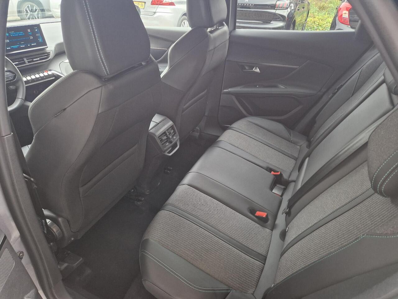 Peugeot 3008 1.2 Hybrid 136 Allure | Elektr. achterklep | Navigatie | Achteruitrijcamera | Climate Control | Half lederen bekleding | Keyless Entry