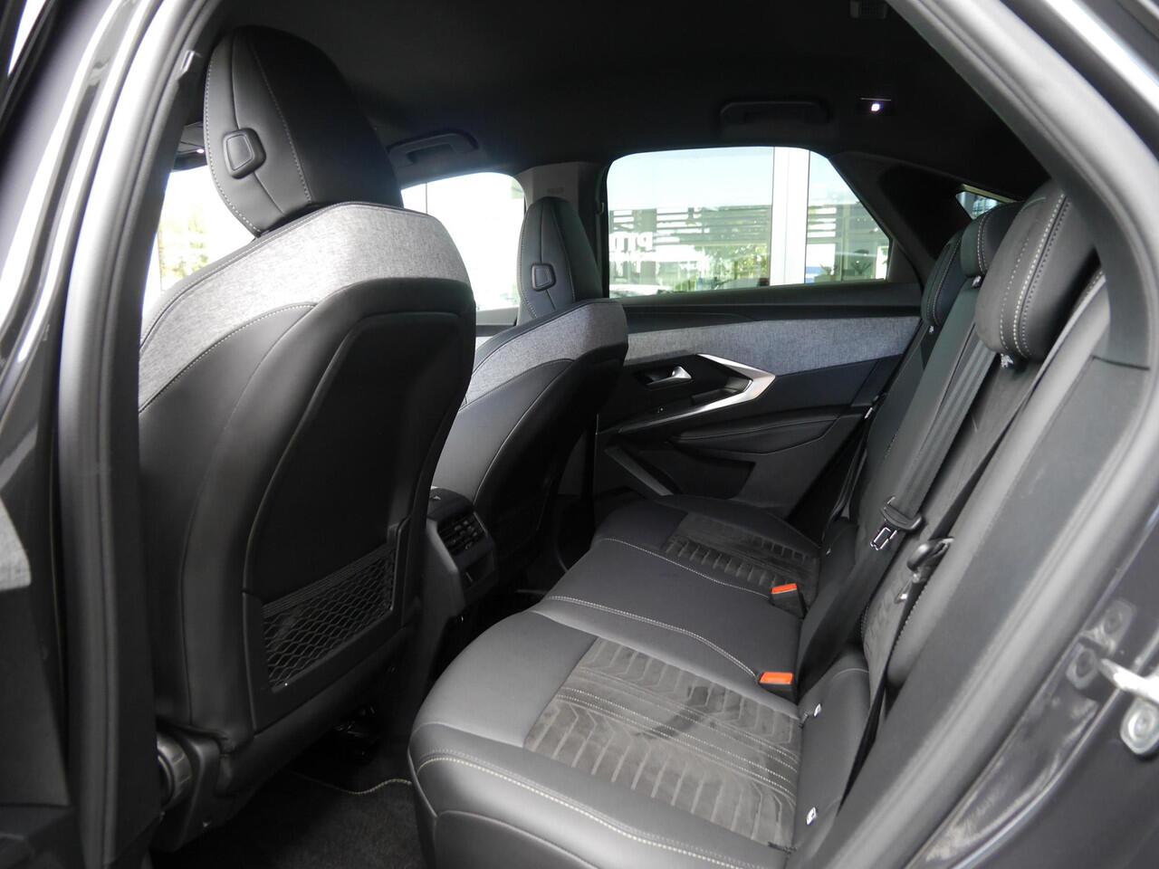 Peugeot 3008 1.2 Hybrid 136 GT | Stoel en stuurverwarming | Led | Navigatie | Achteruitrijcamera | Keyless entry en start | Parkeersensoren voor en achter | Climate control | Adaptive cruise control