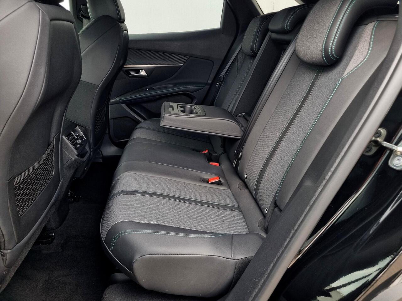 Peugeot 3008 1.2 Allure Pack Business Automaat / Elektrische Achterklep / Stoelverwarming / 360 Graden Camera / Navigatie / Adaptieve Cruise Control / Stoelverwarming / DAB / Parkeersensoren / Apple CarPlay/Android Auto / Lichtmetalen Velgen /