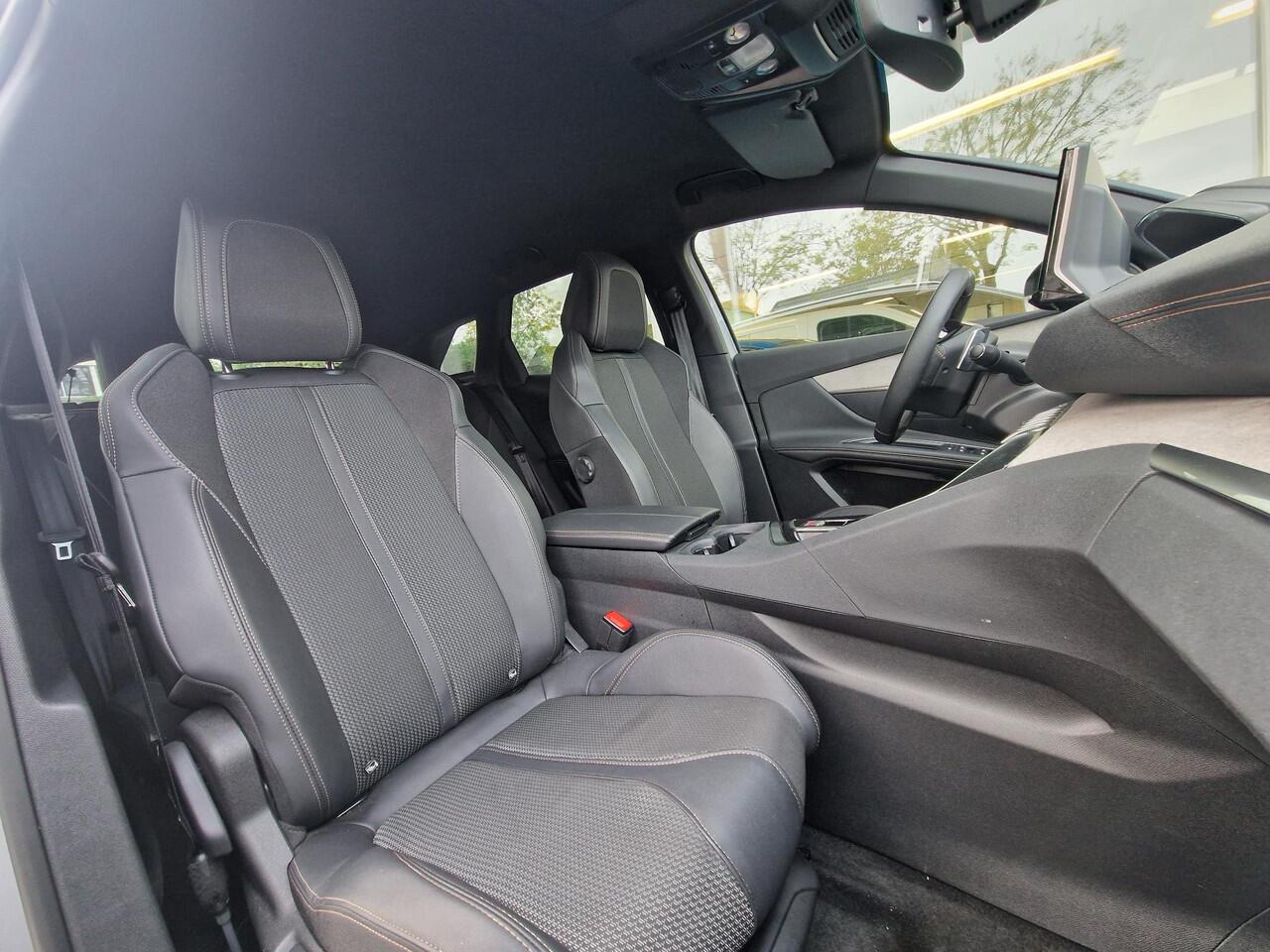 Peugeot 3008 1.2 Hybrid 136 GT | Climate & Cruise Control | Navigatie | Achteruitrijd Camera | Stoelverwarming |