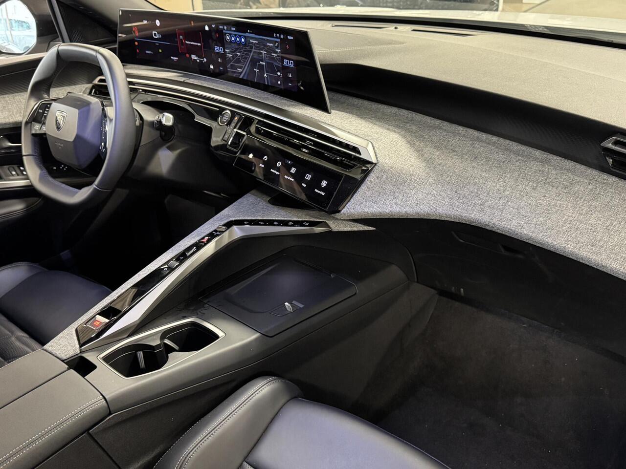 Peugeot 3008 1.2 Hybrid 145 Allure NIEUW MODEL! | Luxe Leder | Camera | Stoelverw. | Navi | Cruise | ( Vestiging - Nieuwegein )