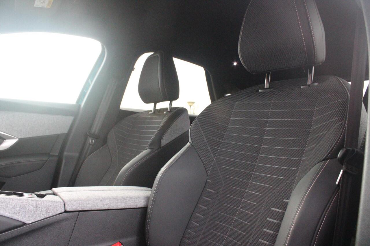 Peugeot 3008 1.2 Hybrid 145PK ALLURE | 360° CAMERA | KEYLESS ENTRY/START | STUUR VERWARMING | ALARM | DODEHOEK DETECTIE | 19" LICHTMETALEN VELGEN | NAVIGATIE | DRAADLOZE APPLE CARPLAY/ANDROID AUTO | ADAPTIVE CRUISE CONTROL | CLIAMTE CONTROL | PARKEERSENSOREN VOOR EN A