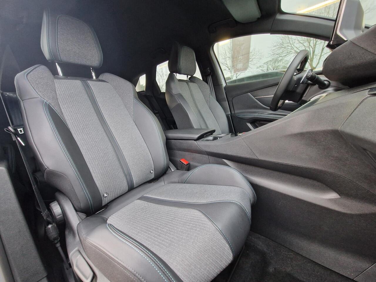 Peugeot 3008 1.6 HYbrid 180 Allure Pack Business | 19 inch | Automaat | Achteruitrij camera | Parkeersensoren | Navigatie