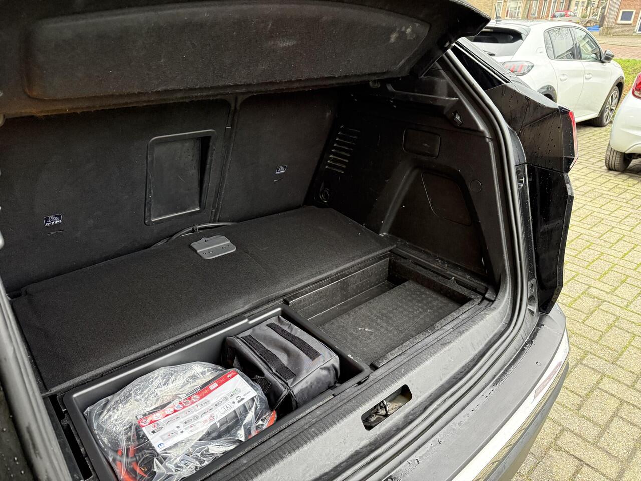 Peugeot 3008 1.6 HYbrid 180 Allure Pack Business | 19 inch | Automaat | Achteruitrij camera | Parkeersensoren | Navigatie