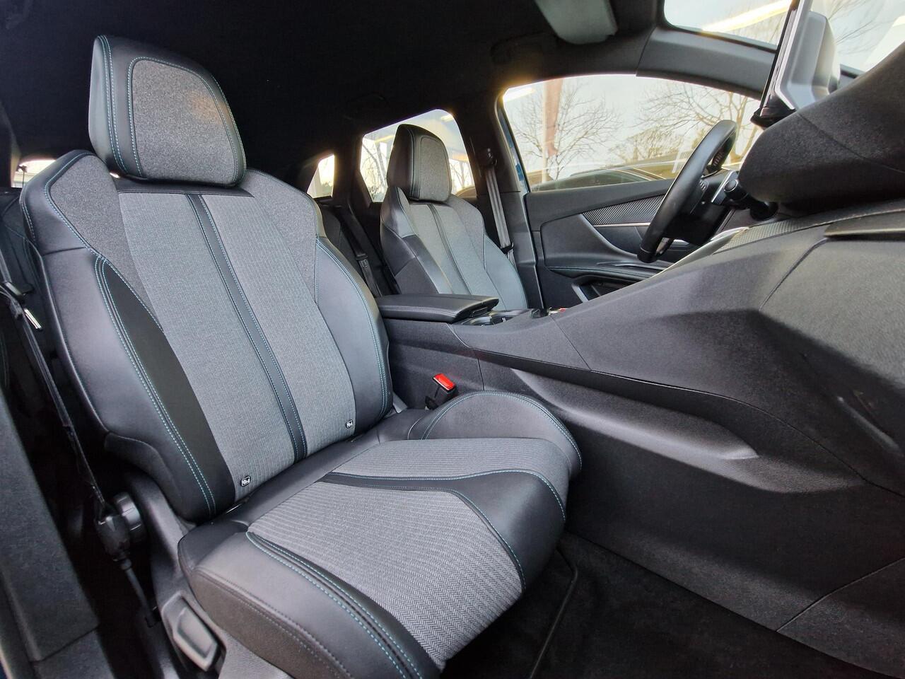 Peugeot 3008 1.2 Hybrid 136 Allure | Elektr. achterklep | Keyless Entry | Dodehoek detectie | Adaptieve Cruise Control | Achteruitrijcamera