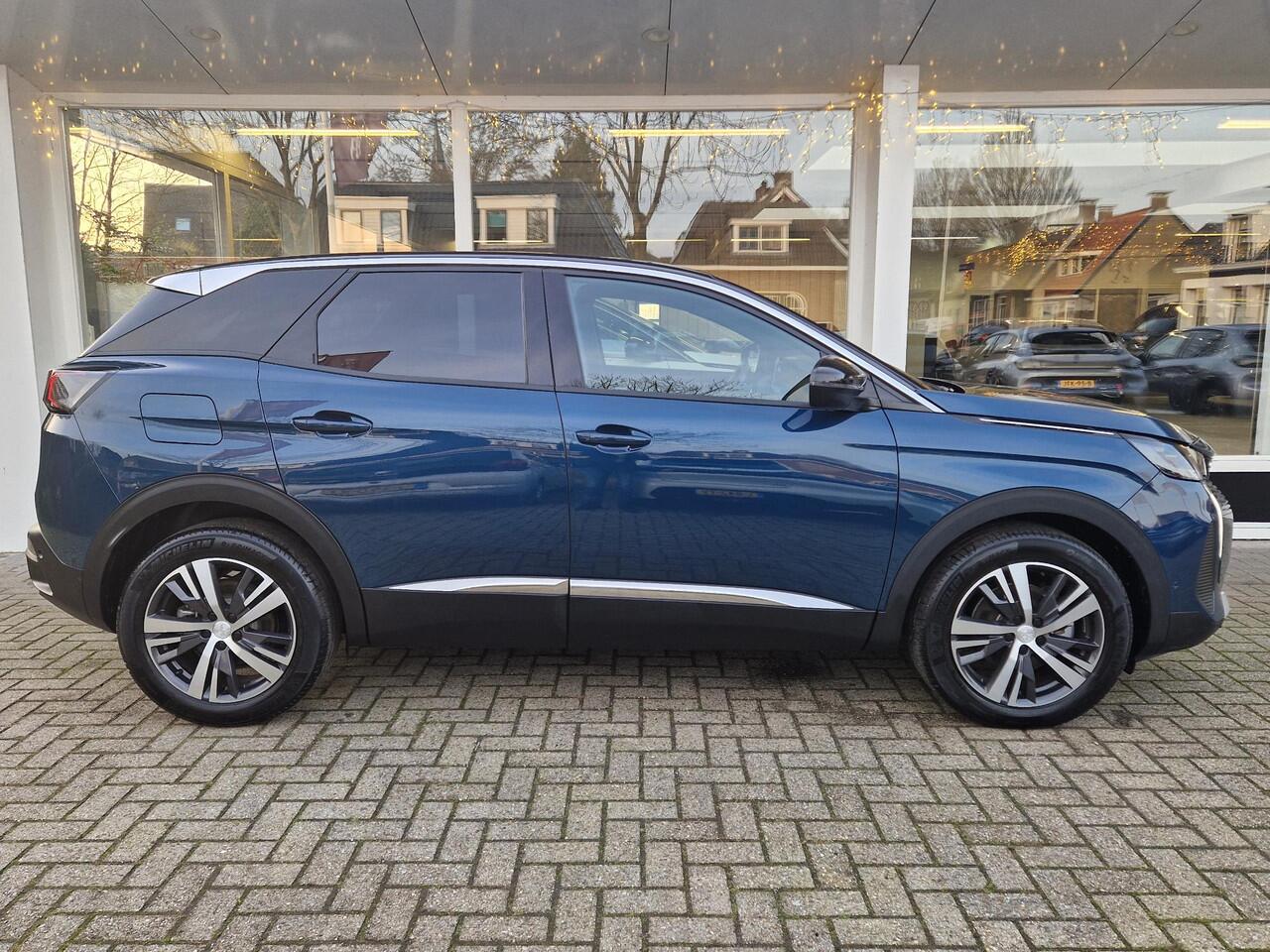 Peugeot 3008 1.2 Hybrid 136 Allure | Elektr. achterklep | Keyless Entry | Dodehoek detectie | Adaptieve Cruise Control | Achteruitrijcamera