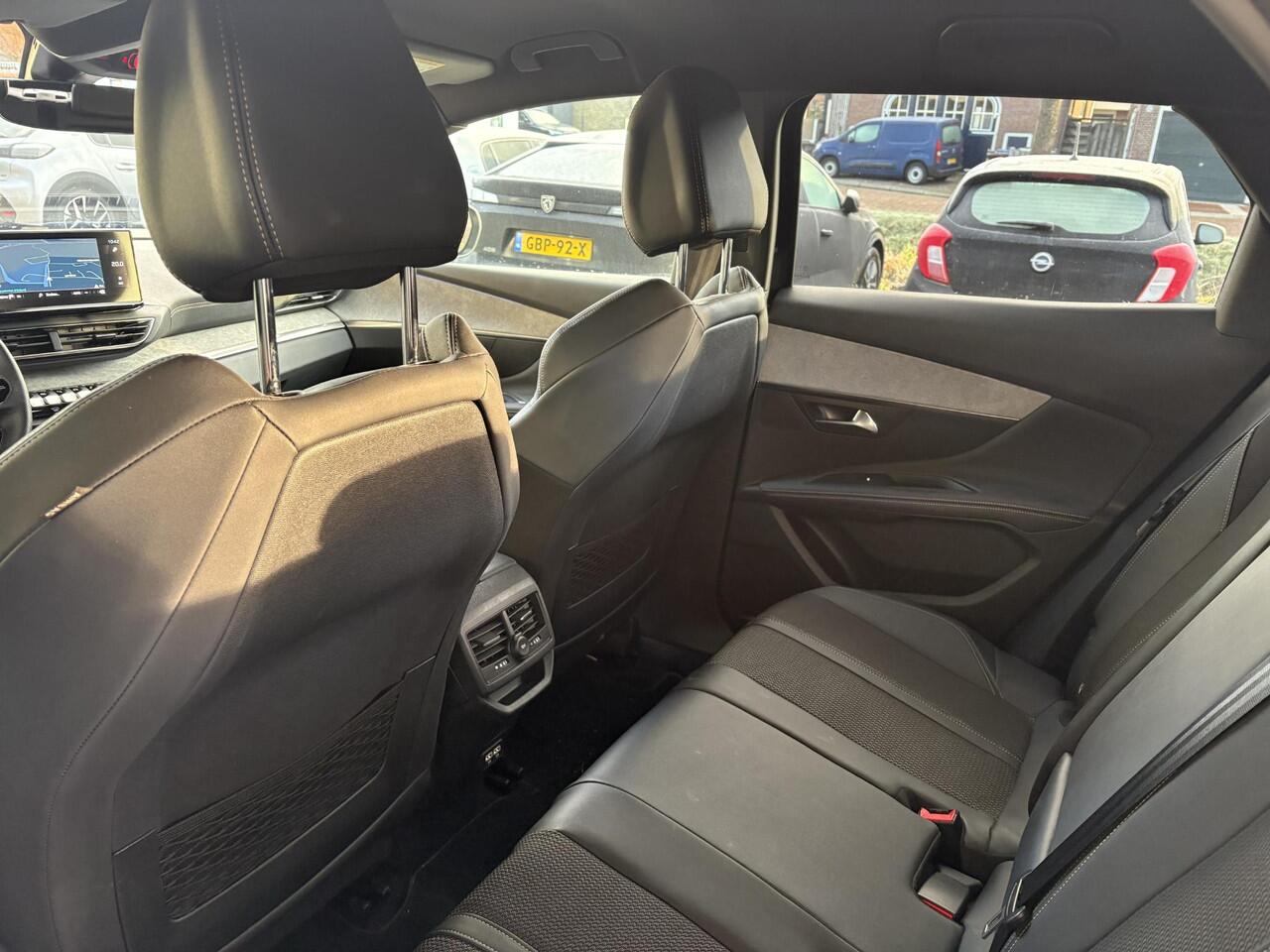 Peugeot 3008 1.2T 130pk GT | Dodehoek detectie | Adaptieve Cruise Control | Full LED | Navigatie | Achteruitrijcamera | Keyless Entry