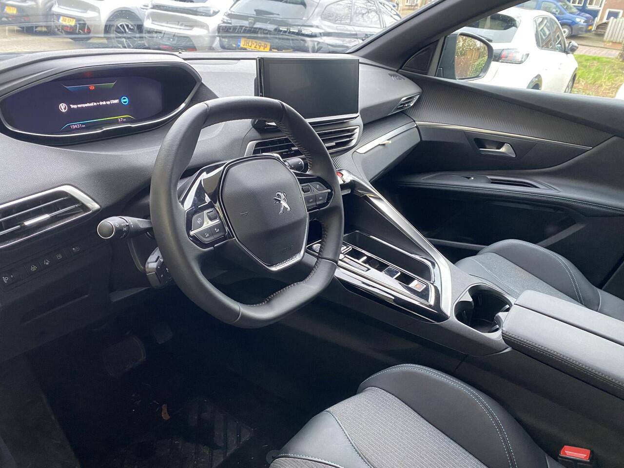 Peugeot 3008 1.6 HYbrid 180 Allure Pack Business | 19 inch | Automaat | Achteruitrijcamera | Apple carplay | Electronic climate controle | navigatiesysteem