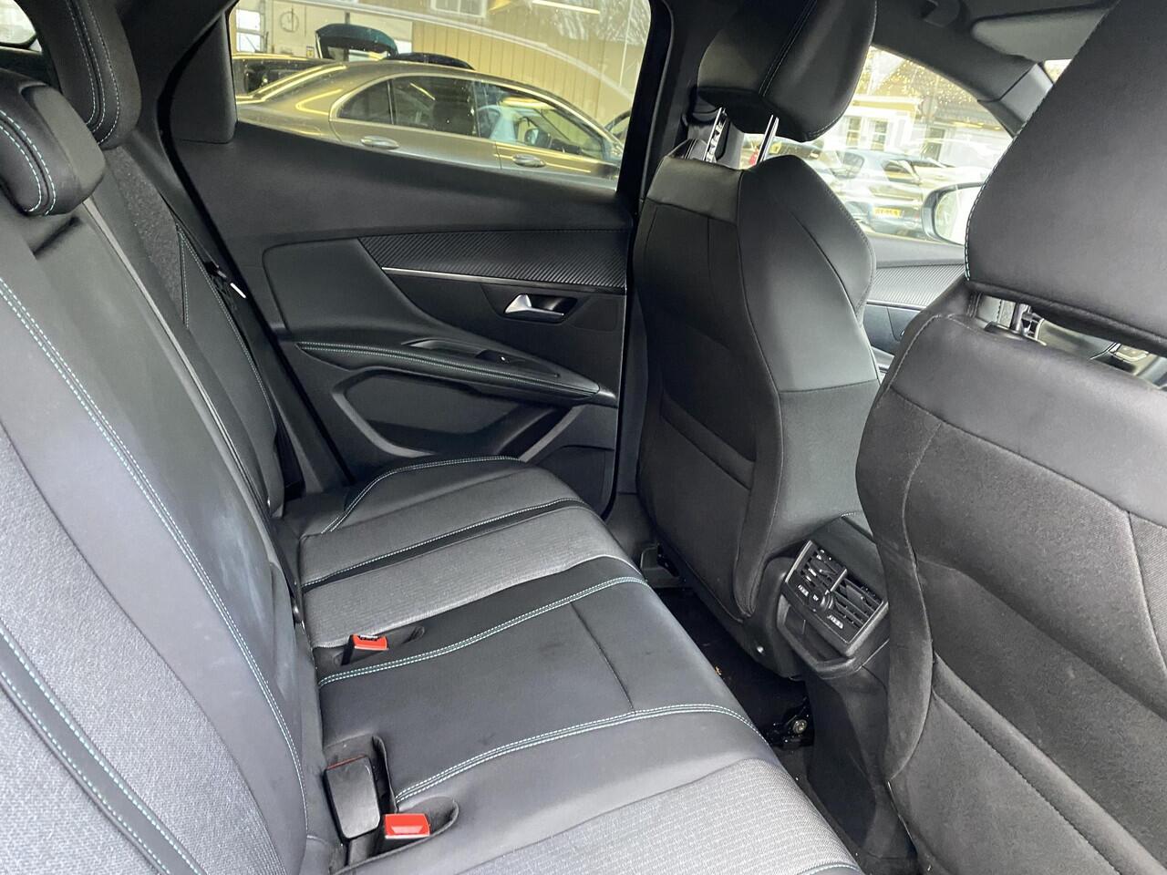 Peugeot 3008 1.6 HYbrid 180 Allure Pack Business | 19 inch | Automaat | Achteruitrijcamera | Apple carplay | Electronic climate controle | navigatiesysteem