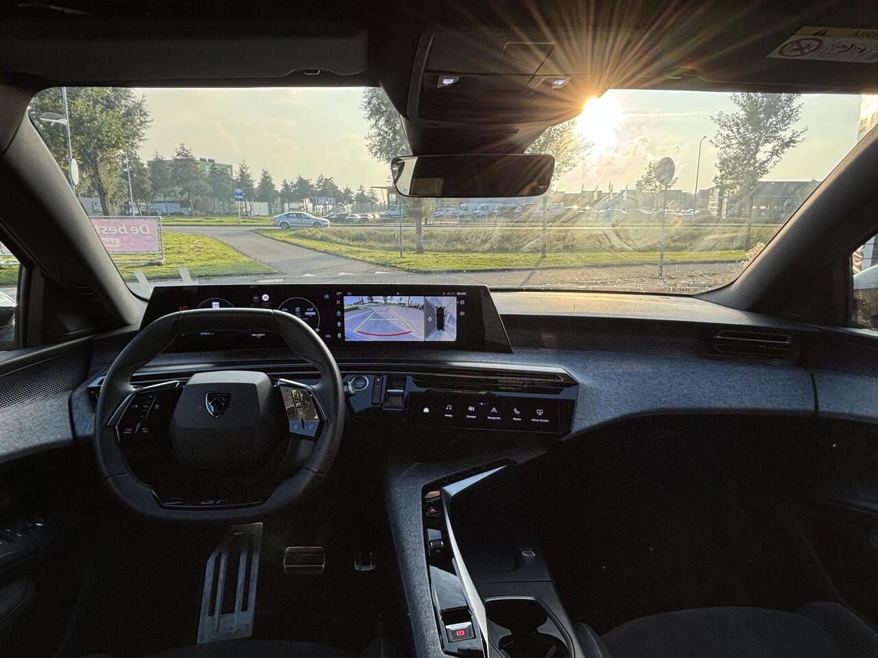 Peugeot 3008 1.2 Hybrid 136 GT | Apple carplay/Android auto | 360 Vision & Drive Assist | Electronic climate controle | Nvigatie | Parkeerhulp V+A | Voorstoelen verwarmd | Lichtmetalen velgen 19" |