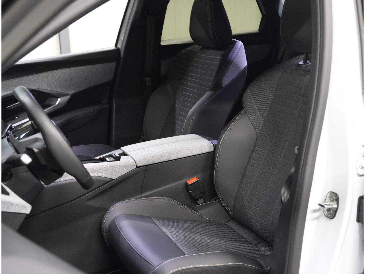 Peugeot 3008 e-3008 Allure 73 kWh 210PK | 3 Fase | Accurapport 96,5% | AppleCarPlay/AndroidAuto | Camera | 19''LMV | Navigatie | Cruise Control | Climate Control | Digitaal Dashboard | Keyless | FULL LED | Privacy Glass | Isofix |