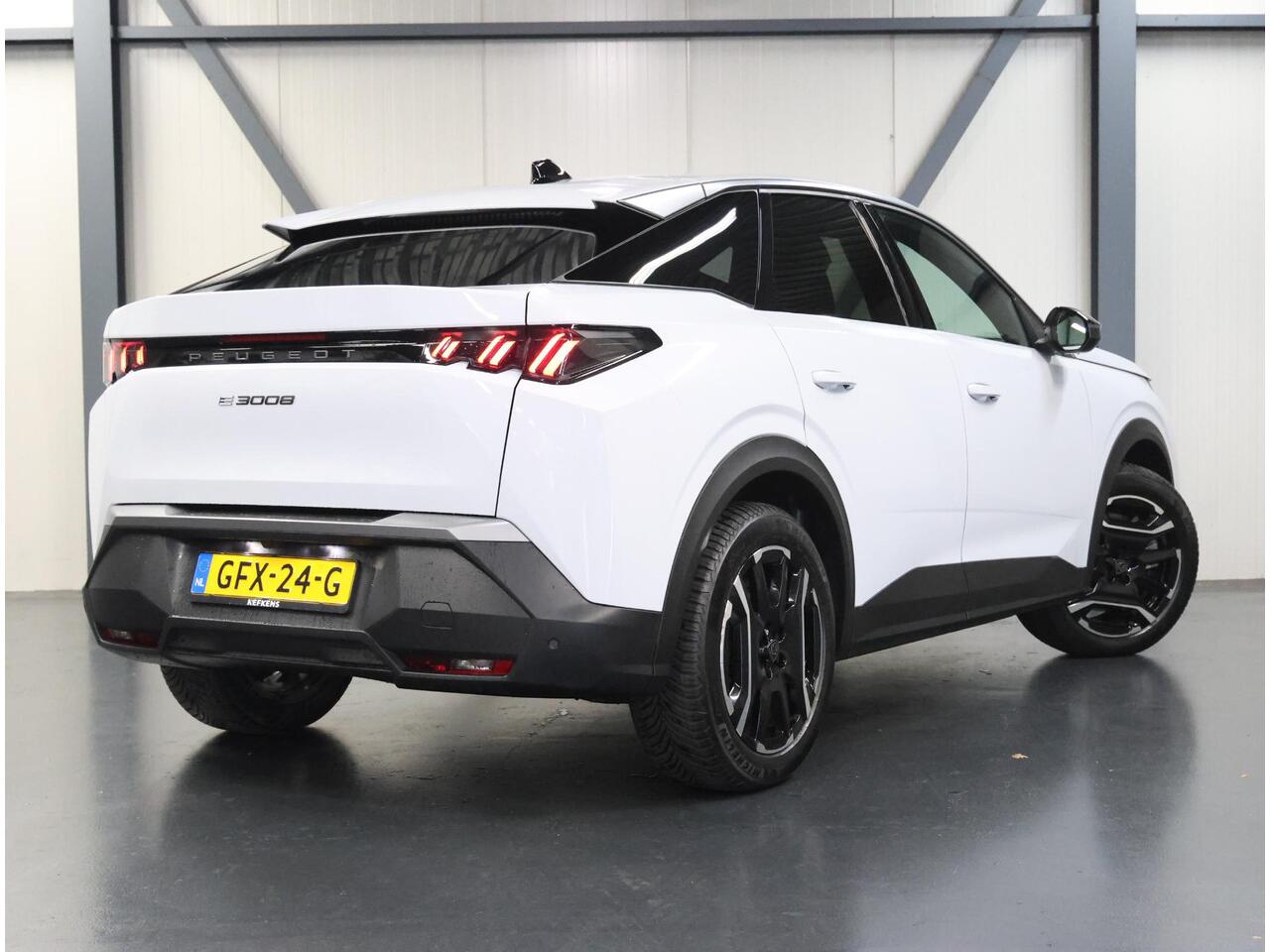 Peugeot 3008 e-3008 Allure 73 kWh 210PK | 3 Fase | Accurapport 96,5% | AppleCarPlay/AndroidAuto | Camera | 19''LMV | Navigatie | Cruise Control | Climate Control | Digitaal Dashboard | Keyless | FULL LED | Privacy Glass | Isofix |