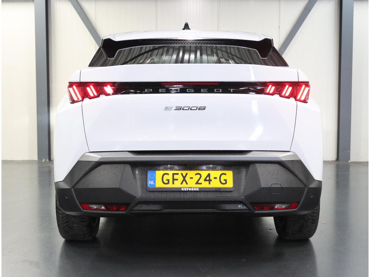 Peugeot 3008 e-3008 Allure 73 kWh 210PK | 3 Fase | Accurapport 96,5% | AppleCarPlay/AndroidAuto | Camera | 19''LMV | Navigatie | Cruise Control | Climate Control | Digitaal Dashboard | Keyless | FULL LED | Privacy Glass | Isofix |