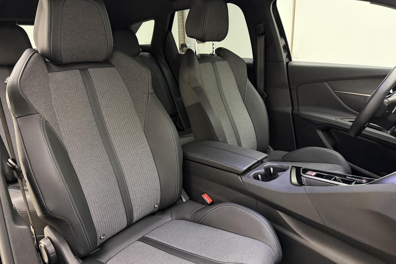 Peugeot 3008 1.6 plug-in Hybrid 180 Allure | Adaptive Cruise Control | Camera | Climate Control | Pack Drive Assist | Full LED | 19'' LM velgen | Keyless Entry & Start