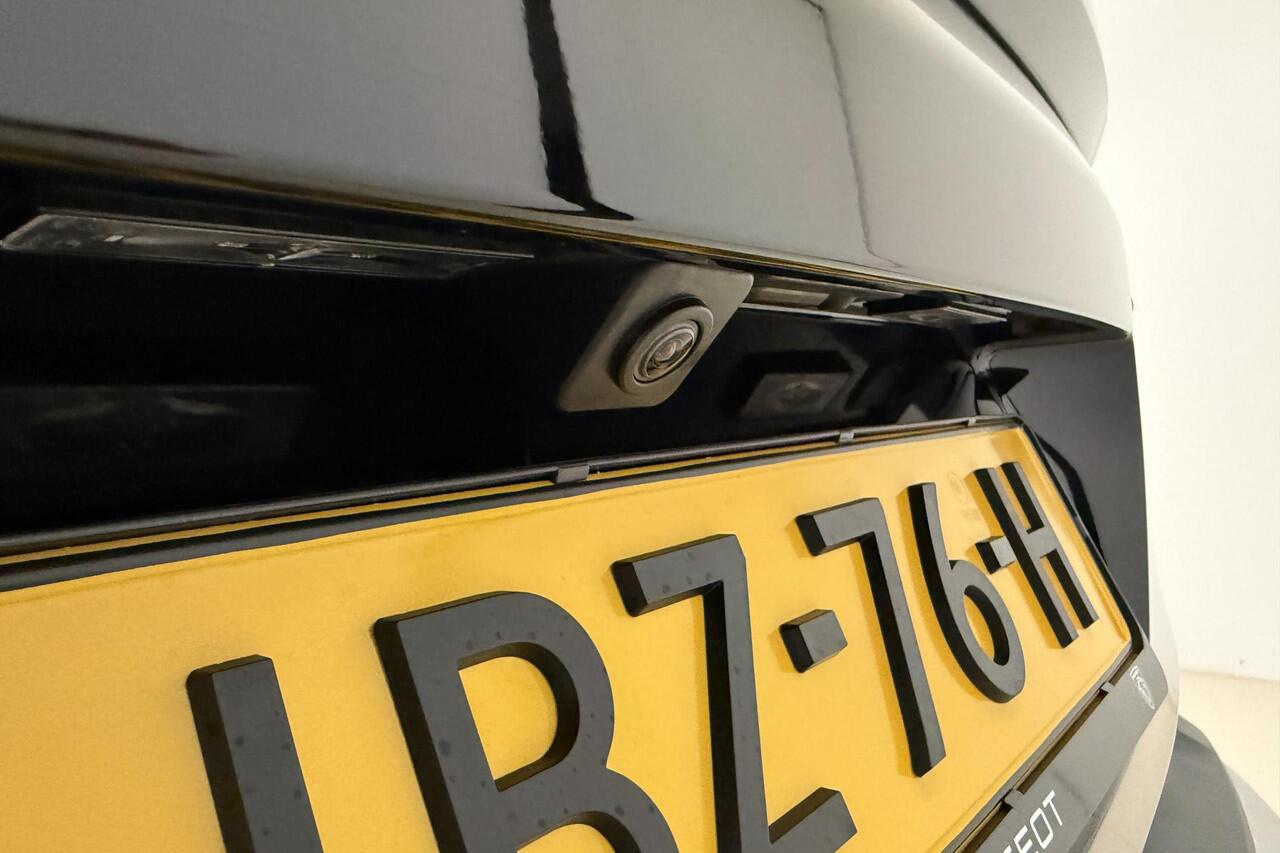 Peugeot 3008 1.6 plug-in Hybrid 180 Allure | Adaptive Cruise Control | Camera | Climate Control | Pack Drive Assist | Full LED | 19'' LM velgen | Keyless Entry & Start