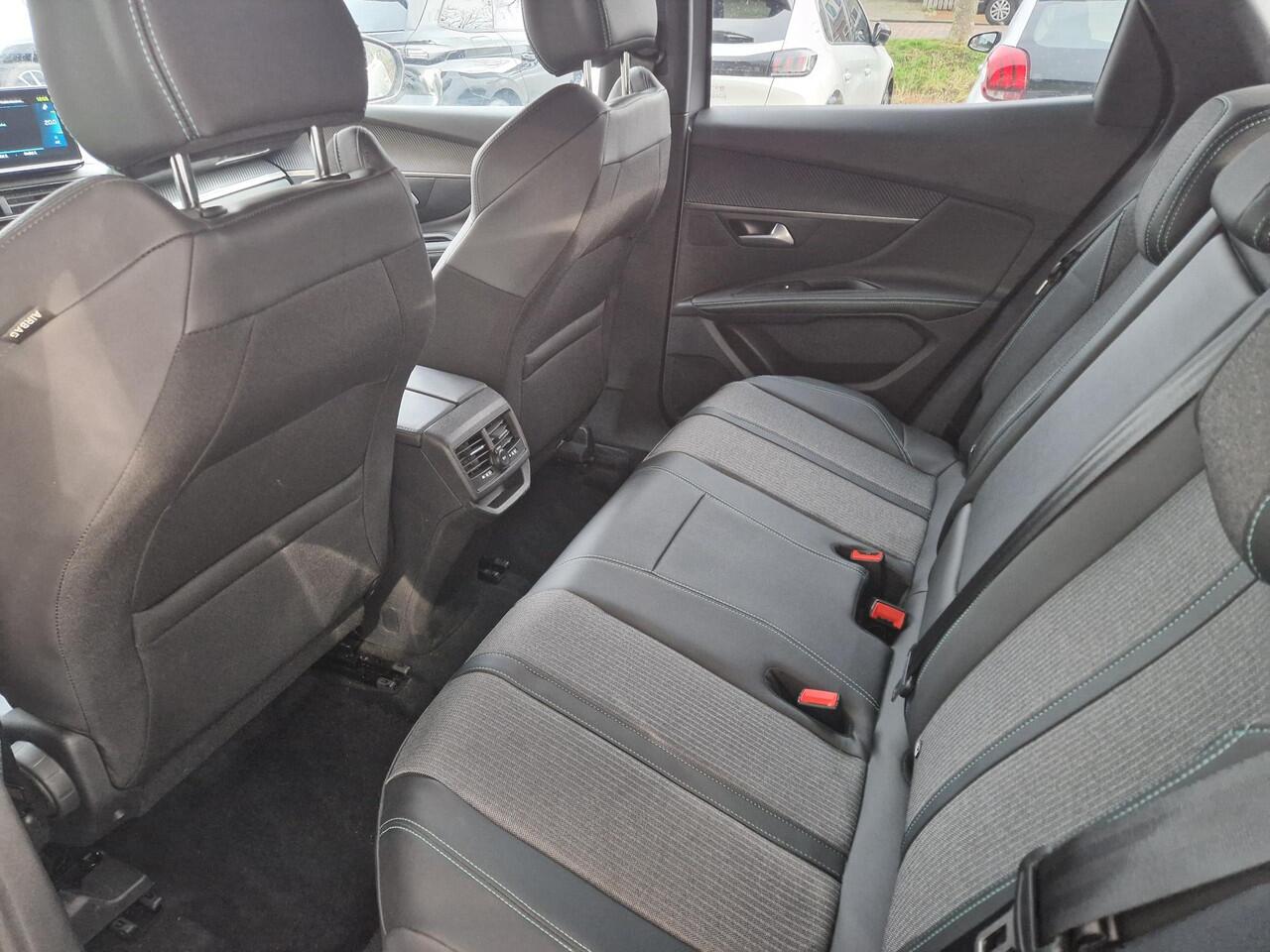 Peugeot 3008 1.6 HYbrid 180 Allure Pack Business | 19 Inch | Automaat | Achteruitrijcamera | Apple carplay | Navigatiesysteem