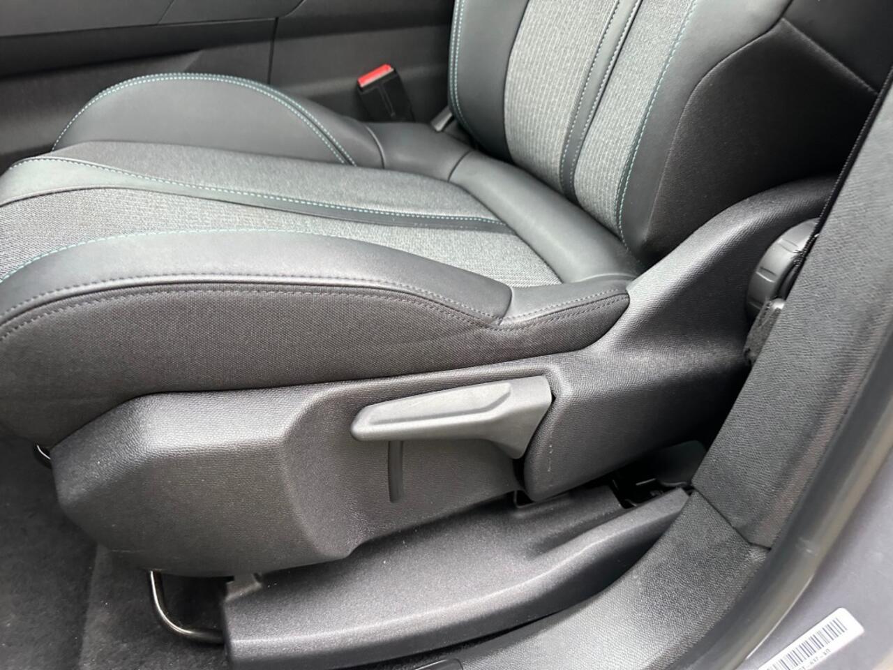 Peugeot 3008 1.6 HYBRID ALLURE PHEV PLUG-IN