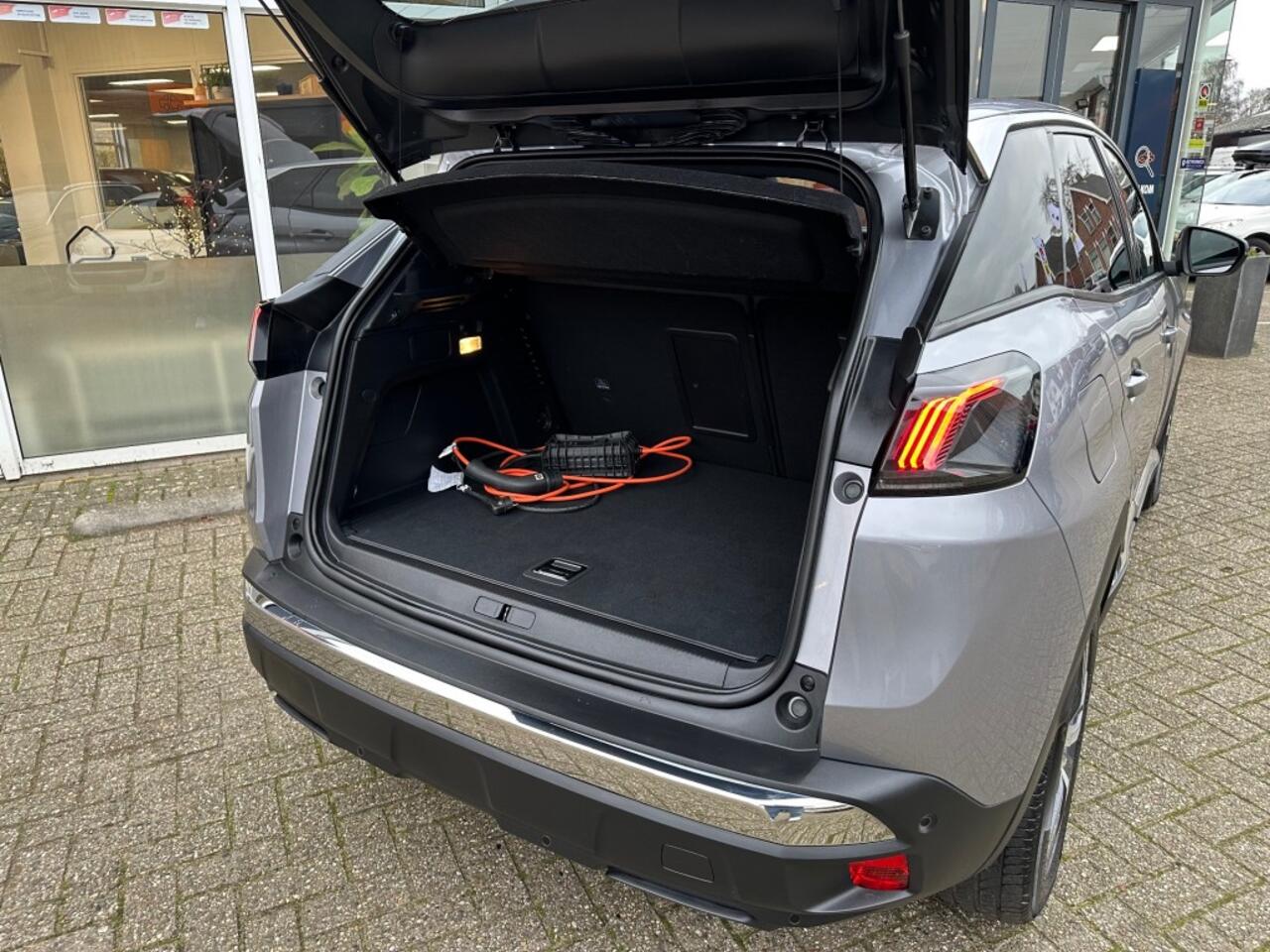 Peugeot 3008 1.6 HYBRID ALLURE PHEV PLUG-IN