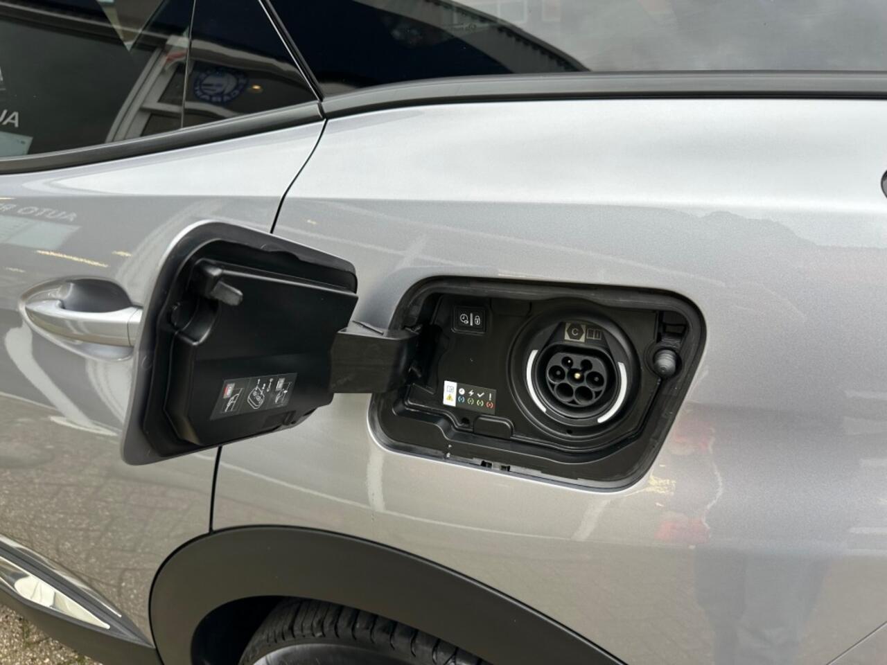Peugeot 3008 1.6 HYBRID ALLURE PHEV PLUG-IN